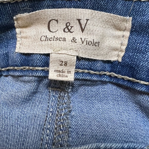 Chelsea & Violet High Rise Distressed Light Wash Straight Leg Jeans Size… - Picture 8 of 9